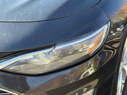 Used 2019 Chevrolet Malibu Hybrid image 8