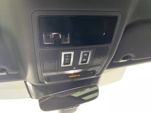 Used 2025 Jaguar F-PACE R-Dynamic S image 18