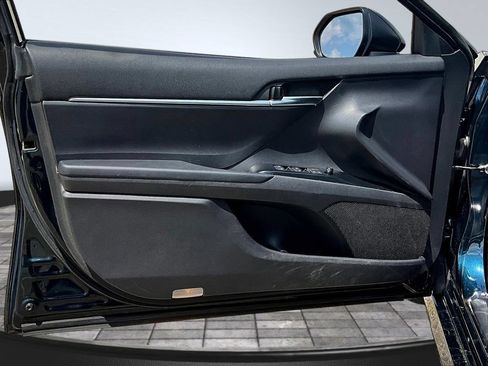 Used 2019 Toyota Camry LE FWD image 21