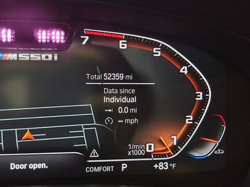 Used 2022 BMW M550i xDrive w/ Executive Package AWD/4WD image 2