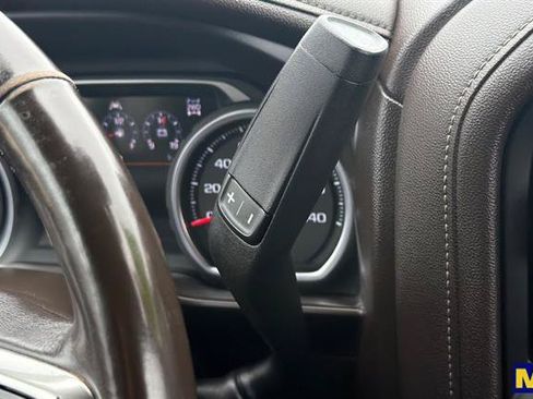 Used 2022 Chevrolet Silverado 1500 LTZ w/ Technology Package AWD/4WD image 28