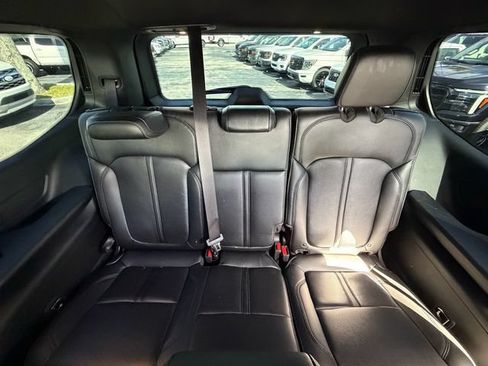 Used 2023 Jeep Wagoneer 4WD image 12