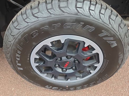 Used 2024 Toyota Tacoma TRD Off-Road AWD/4WD image 11