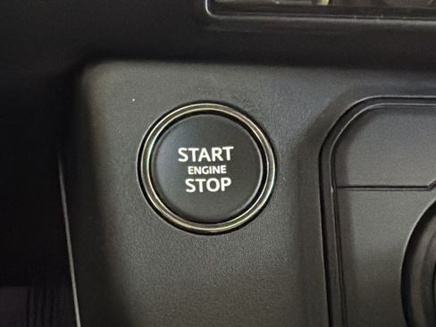 New 2026 Land Rover Defender 130 X-Dynamic SE AWD/4WD image 27