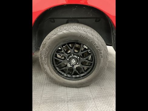 Used 2018 RAM 1500 Express AWD/4WD image 36
