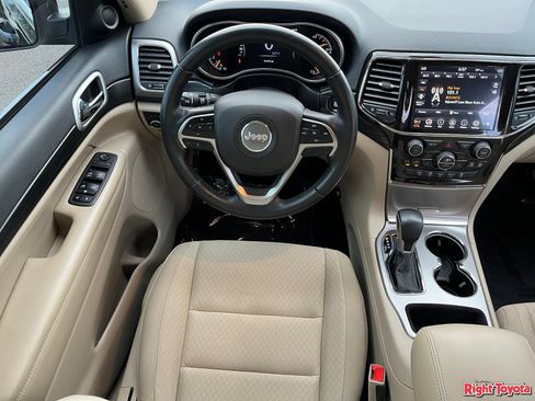 Used 2022 Jeep Grand Cherokee Laredo E RWD image 16