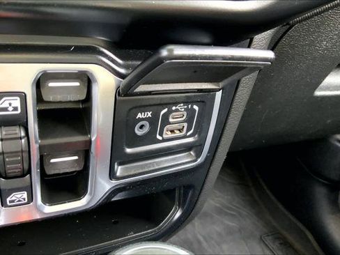 Certified 2022 Jeep Gladiator Sport image 31