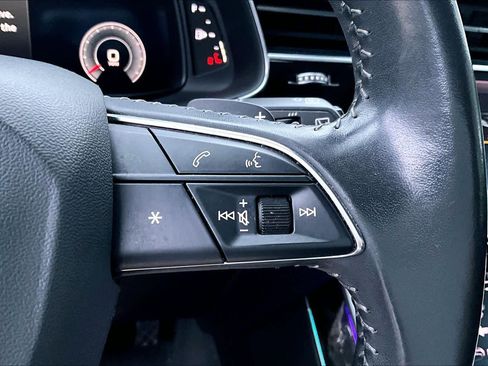 Used 2019 Audi Q8 Premium Plus w/ Premium Plus AWD/4WD image 25