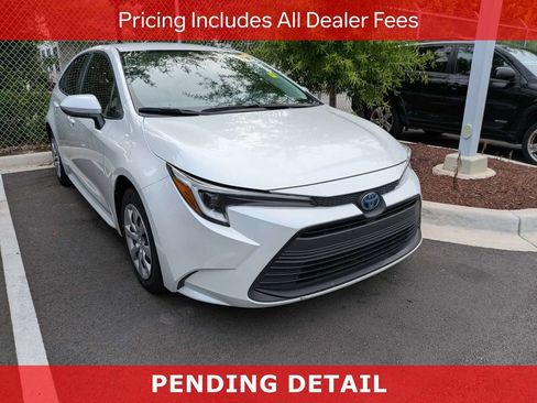 Certified 2024 Toyota Corolla LE FWD image 1
