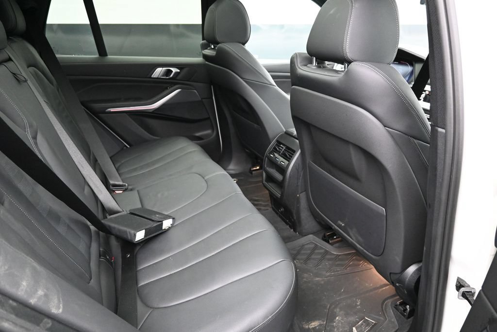 Used 2021 BMW X5 M50i AWD/4WD image 19