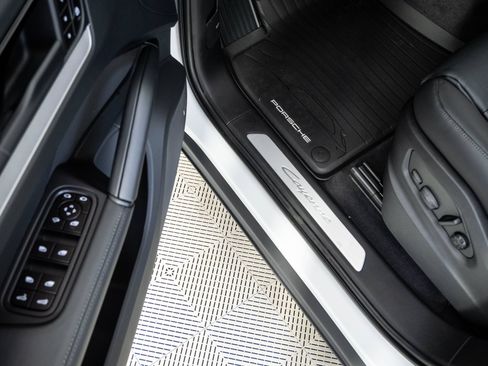New 2026 Porsche Cayenne AWD/4WD image 8