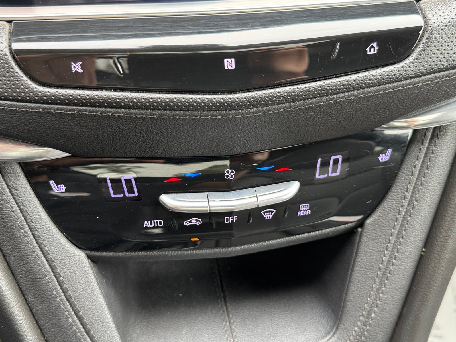 Used 2020 Cadillac XT5 Premium Luxury AWD/4WD image 22