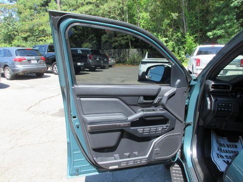 Used 2025 Toyota 4Runner TRD Off-Road Premium AWD/4WD image 10