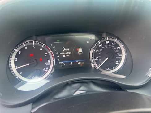 Used 2025 Toyota Highlander XLE image 22