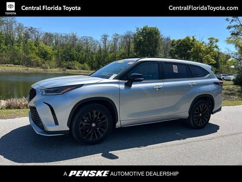 Used 2025 Toyota Highlander XSE image 1