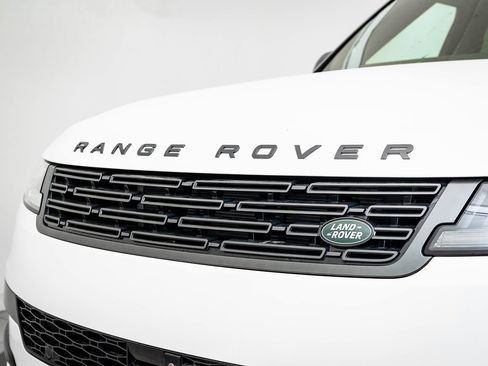 New 2025 Land Rover Range Rover Sport Dynamic SE image 3