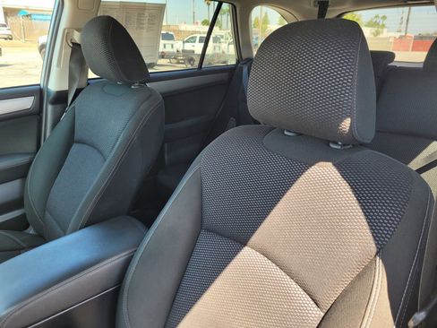 Used 2018 Subaru Outback 2.5i Premium AWD/4WD image 16