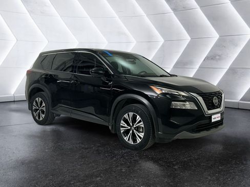 Used 2021 Nissan Rogue SV FWD image 1