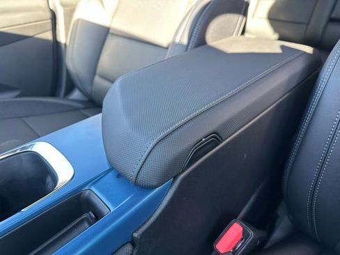 New 2026 Chevrolet Equinox EV LT AWD/4WD image 13