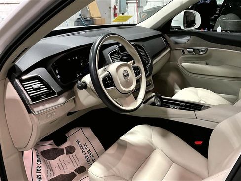 Used 2024 Volvo XC90 T8 Plus w/ Protection Package Premier image 17