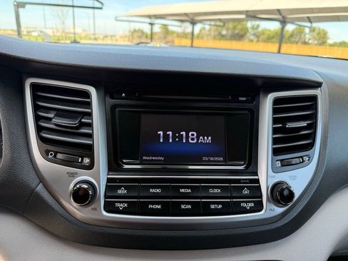 Used 2017 Hyundai Tucson SE image 18