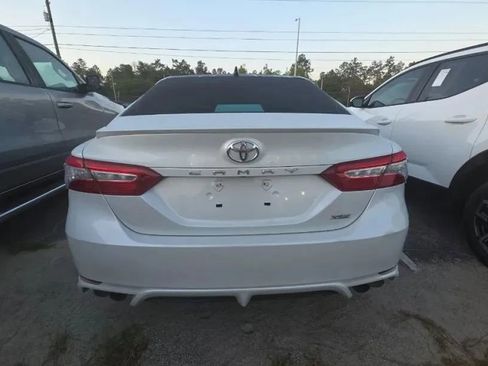 Used 2020 Toyota Camry XSE FWD image 3