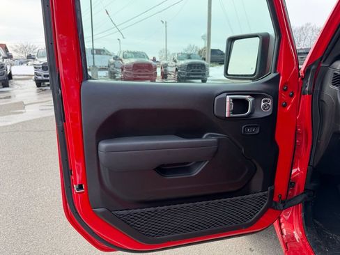 Used 2026 Jeep Wrangler Unlimited Sport AWD/4WD image 13