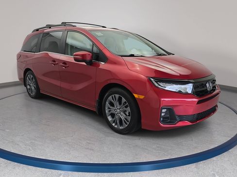 Used 2025 Honda Odyssey Touring image 3