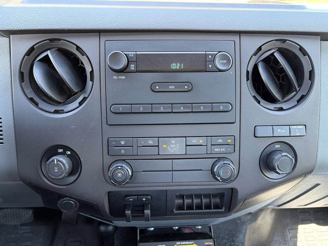 Used 2015 Ford F250 XL w/ Power Equipment Group AWD/4WD image 15