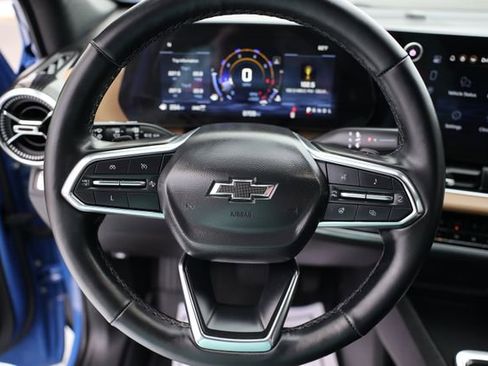 Used 2025 Chevrolet Equinox ACTIV w/ Convenience Package III image 17