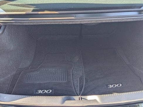 Used 2014 Chrysler 300 w/ Driver Convenience Group RWD image 6