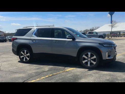 Used 2023 Chevrolet Traverse LT w/ LT Premium Package image 27
