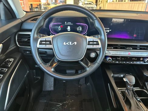 Certified 2025 Kia Telluride LX FWD image 19