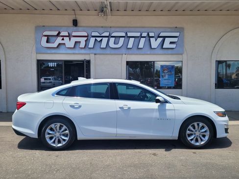Used 2023 Chevrolet Malibu LT FWD image 2