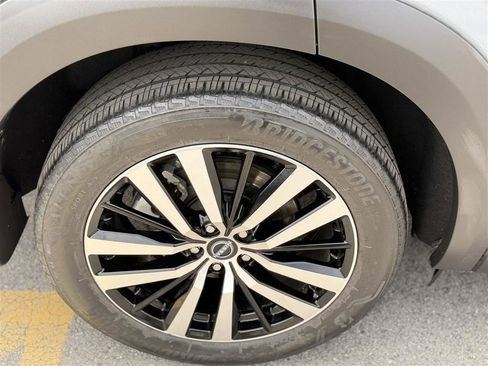 Used 2023 Nissan Pathfinder Platinum AWD/4WD image 16