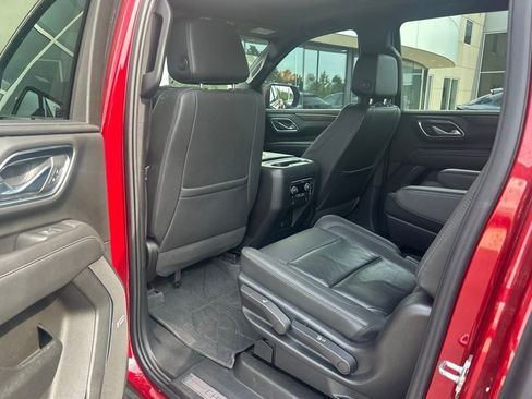 Used 2023 Chevrolet Suburban Z71 w/ Luxury Package AWD/4WD image 13