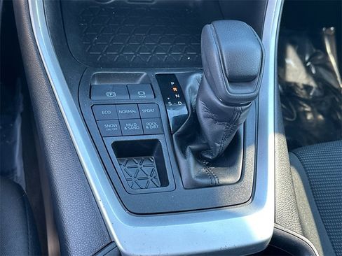 Certified 2023 Toyota RAV4 LE image 28