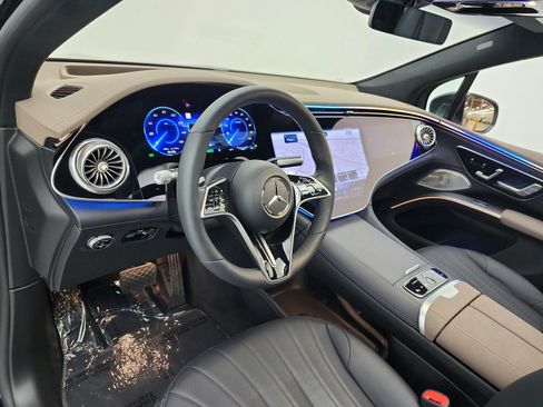 Certified 2023 Mercedes-Benz EQS 580 4MATIC SUV image 9
