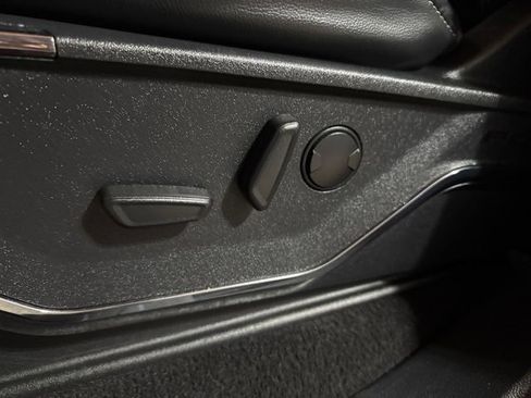 Used 2023 Ford F250 Lariat w/ Sport Appearance Package AWD/4WD image 5