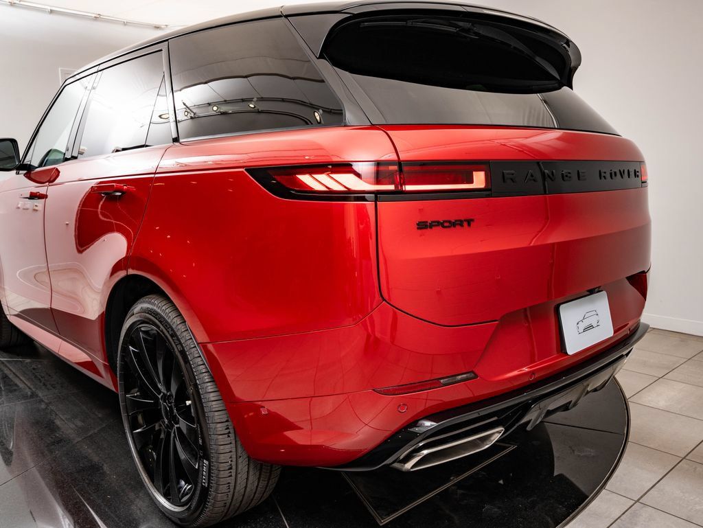 New 2026 Land Rover Range Rover Sport Dynamic SE AWD/4WD image 19
