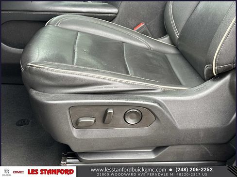 Used 2023 GMC Yukon XL SLT AWD/4WD image 20