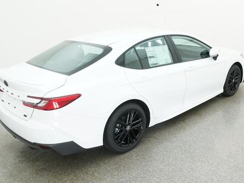 Used 2026 Toyota Camry SE w/ Convenience Package FWD image 12