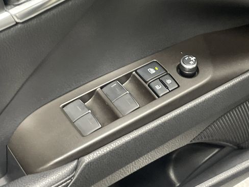 Used 2021 Toyota Camry XLE w/ Navigation Upgrade Package image 15