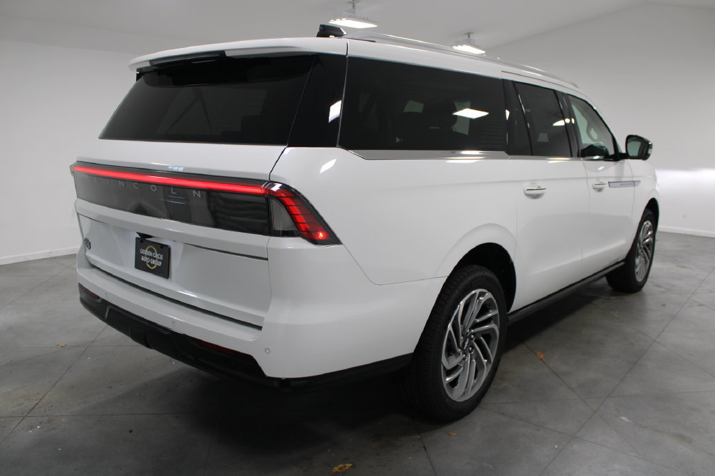 New 2027 Lincoln Navigator L Reserve AWD/4WD image 8