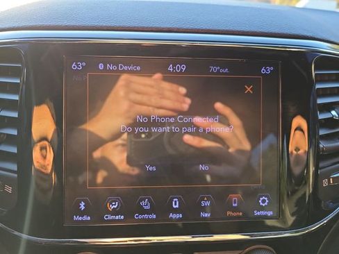 Used 2020 Jeep Grand Cherokee Laredo w/ Laredo X Package image 37