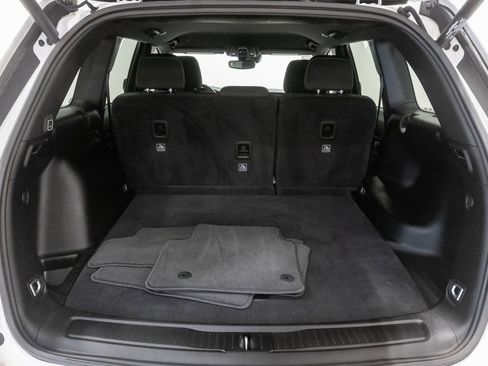 Used 2024 Jeep Grand Cherokee Laredo w/ Luxury Tech Group I image 26