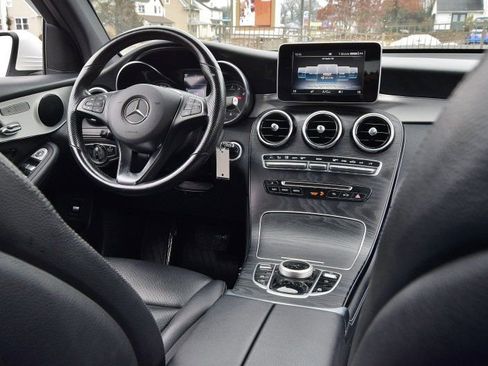 Used 2019 Mercedes-Benz GLC 300 4MATIC image 22