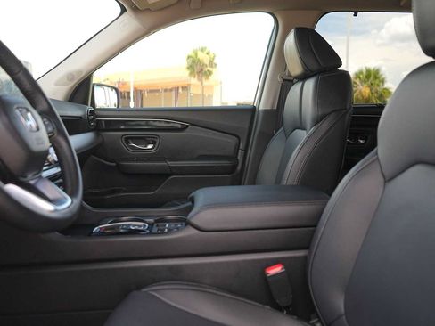 Used 2024 Honda Pilot EX-L image 11