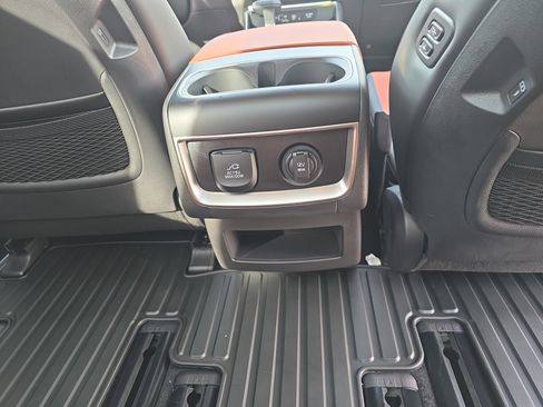 New 2026 Kia Carnival SX image 13