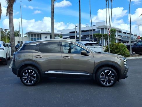 Certified 2025 Nissan Kicks SR image 8